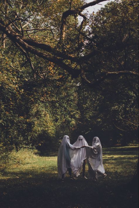 My sweet niece and her friends on a ghost photoshoot! Friend Ghost Photoshoot, Halloween Ghost Photoshoot Ideas, Friend Ghost Photos, Spooky Photoshoot Ideas Family, Bestie Ghost Photoshoot, Spooky Group Photoshoot, Pastel Ghost Photoshoot, Ghost Halloween Photoshoot, Ghost Friends Photoshoot