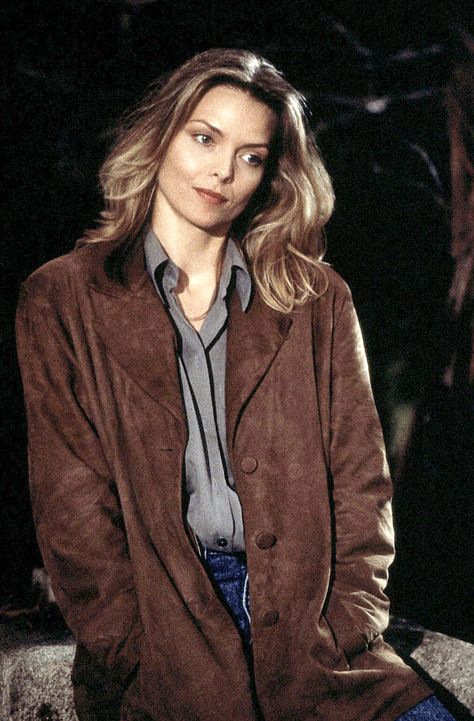 Michelle Pfeiffer in WOLF Michel Pfeiffer, 90s Outfit Inspiration, 90s Party Outfit, Elisabeth Shue, Kim Basinger, Susan Sarandon, Diane Keaton, 90s Models, Denise Richards