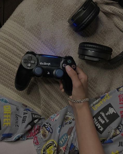 Gamer Friends Aesthetic, Gamer Core Aesthetic, Gamer Vibes Aesthetic, Unemployed Aesthetic, Playing Playstation Aesthetic, Playstation 4 Aesthetic, Making Videos Aesthetic, Gaming Aesthetic Boy, Game Core Aesthetic