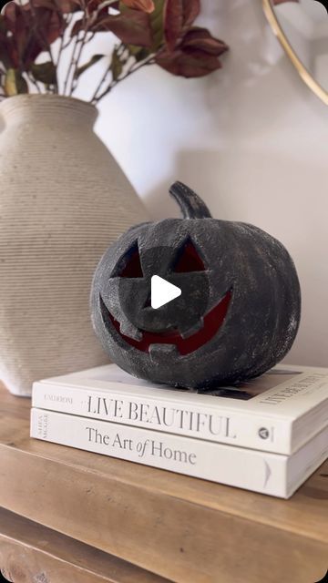 Chelsea Zutavern on Instagram: "I just love the terracotta Jack O’ Lanterns from Pottery Barn. I decided DIY one for a fraction of the cost. What do you think? I had the Jack O’ Lantern and supplies already. So, girl math = it was free!! All I used was black acrylic paint, baking soda, and a little gold metallic paint. I’m excited about how he turned out!🎃 Easy DIY to get a designer look!
.
.
#potterybarn #diy #falldiy #diydecor #diyjackolantern #falldecor #craft #crafty #jackolantern #easydiy #letscraft #halloween #halloweendecor #halloweendecorations" Paint Baking Soda, Jack O Lantern Diy, Black Jack O Lantern, Lantern Painting, Girl Math, Black Acrylic Paint, Diy Lanterns, Black Clay, The Jack