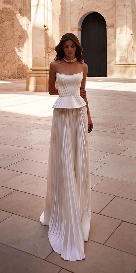 Classy Wedding Dress, Silk Wedding Dress, Trendy Wedding Dresses, Dream Wedding Ideas Dresses, Engagement Dresses, Classy Wedding, Glam Dresses, Wedding Dress Inspiration, A-line Wedding Dress