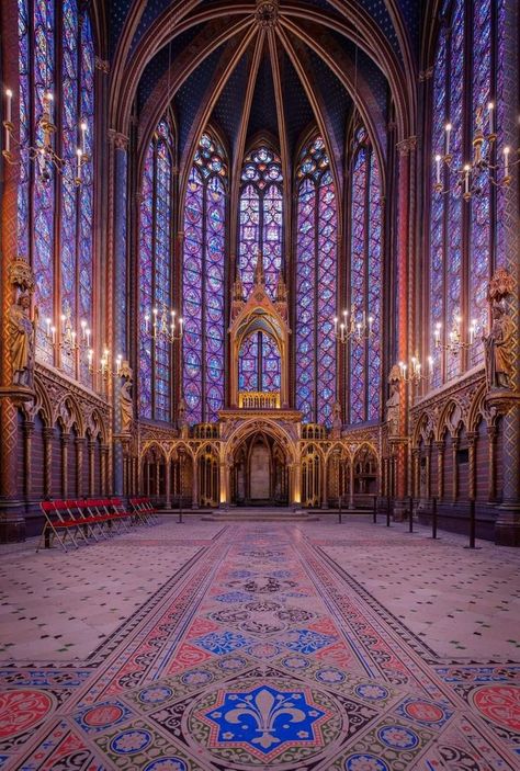 French Gothic Architecture, Sainte Chapelle Paris, Stained Glass Windows Church, Stain Glass Window Art, Church Aesthetic, Stained Glass Church, Gothic Cathedrals, Gothic Cathedral, Glass Window Art