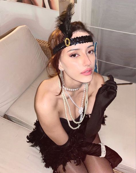 Halloween rich aesthetic old money roaring twenties 20s flapper great gatsby daisy Buchanan costume Polly Pocket Costume, Costume Ideas Barbie, Superstar Costume, Costume Aesthetic Halloween, 2023 Costume Ideas, Costumes For Duos, Friend Group Halloween Costumes, Friend Group Halloween, Ratatouille Costume