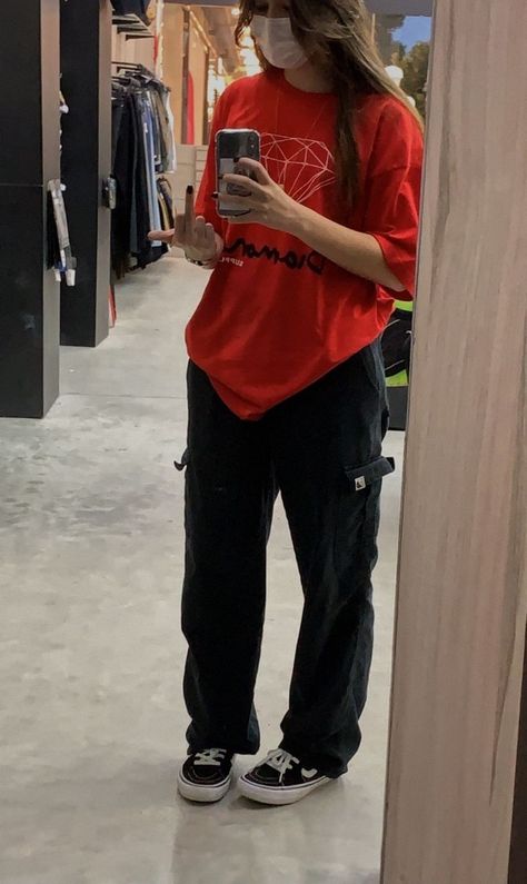 Red Shirt With Black Pants, Baggy Red Shirt Outfit, T Shirt And Cargo Pants Outfit, Red Tshirt Aesthetic, Red Tshirt Outfit Aesthetic, Converse Outfit Baggy, Red T Shirt Outfit Aesthetic, Red Baggy Outfit, Outfits With Red Vans