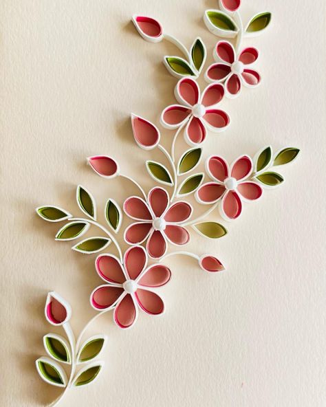 Quilling Cards Ideas, Quilled Birthday Cards, Quilling Birthday Cards, Diy Quilling Crafts, Quilling Flower Designs, Quilling Letters, Paper Quilling For Beginners, Paper Flower Patterns, Paper Quilling Flowers