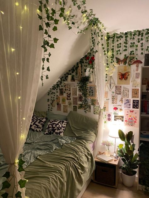 Aesthetic Bedrooms, Zimmer Diy, Dream Bedroom Inspiration, Makeover Bedroom, Room Redesign, Redecorate Bedroom, Cozy Room Decor, Aesthetic Rooms, Dreamy Room