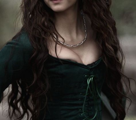 Lysandra Ennar, Alicent Hightower, Empire Of Storms, Targaryen Aesthetic, Throne Of Glass Series, Katherine Pierce, Fantasy Aesthetic, Throne Of Glass, Black Corset