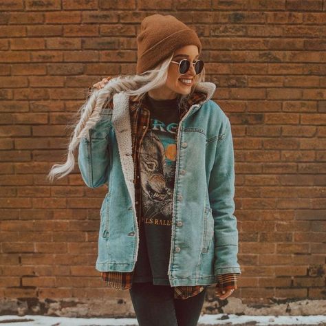 Wander Outfit, Winter Mode Outfits, Winter Styles, Estilo Hippie, Camping Outfits, Fashion Winter, Mode Vintage, Outfit Casual, Winter Fashion Outfits