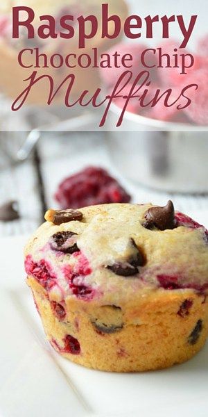 Raspberry Chocolate Chip Muffins, Breakfast Kids, Raspberry Chocolate Chip, Moist Muffins, Raspberry Muffins, Raspberry Chocolate, Raspberry Recipes, Homemade Muffins, Chocolate Chip Muffins