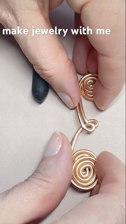 Unique Diy Earrings Ideas, Wire Earrings Diy, Diy Earrings Video, Wirework Jewelry Tutorials, Wire Jewelry Diy Tutorial, Wire Wrapped Jewelry Rings, Free Jewelry Making Projects, Diy Earrings Dangle, Jewelry Tutorials Free