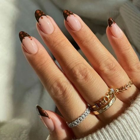 36 Brown French Tip Manicures Perfect for Fall French Tip Manicure, Emerald Nails, Thanksgiving Nail Designs, Simple Fall Nails, French Tip Nail Designs, November Nails, Fall Nail Trends, Nagel Tips, French Nail Designs