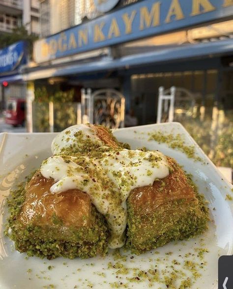 Turkish Desserts, Food Babe, Turkish Recipes, Baklava, Food Obsession, Cafe Food, Pretty Food, Food Cravings, Cute Food