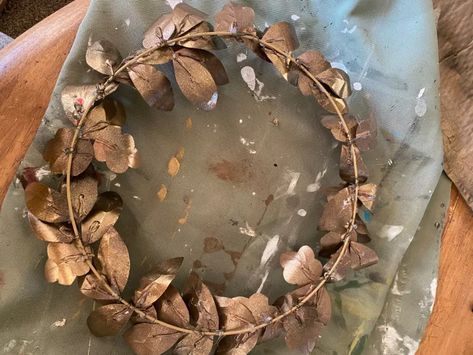 Leafy Metal Wreath From Pop Cans | Hometalk High End Decor, How To Make Metal, Wreath Stand, Christmas Wired Ribbon, Metal Wreath Frame, Wreath Frame, Pop Cans, Artificial Wreath, Leaf Wreath