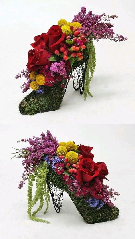 Handbag Flower Arrangement, Shoes With Flowers, Unique Flower Arrangements, Flower Shoes, Floral Shoes, Deco Floral, Bouquet Of Flowers, Floral Fashion, Unique Flowers