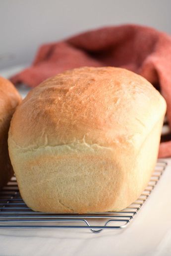 Easy White Bread Recipe - My Homemade Heaven Homemade Wheat Bread, Easy White Bread, Artesian Bread, Easy White Bread Recipe, Crisco Recipes, Amish Bread, Homemade White Bread, White Bread Recipe, Homemade Bread Easy