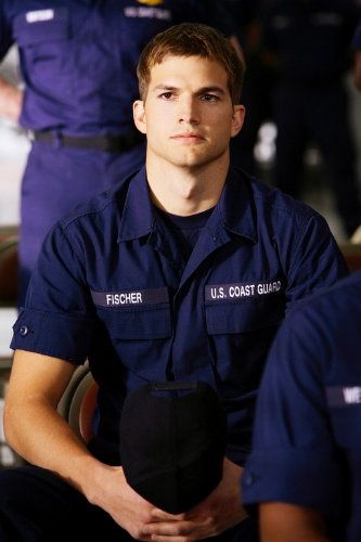 Ashton Kutcher in The Guardian. Finally, a military man this nonviolent can crush on. Aston Kutcher, The Guardian Movie, Man In Uniform, Ashton Kutcher, Men In Uniform, Boot Camp, Movie Photo, Famous Faces, The Guardian