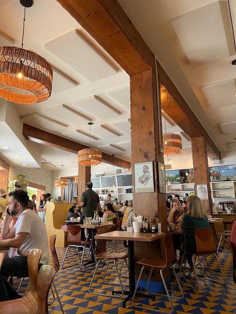 Beachwood Cafe Aesthetic, La Restaurants Aesthetic, California Cafe Aesthetic, California Coffee Shop, Beachwood Cafe Harry Styles, Beachwood Cafe, La Things To Do, American Cafe, La Summer