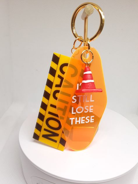 This funny keychain! It is made with acrylic and gold tone materials. Unique Promotional Products, Keychain Custom, Cute Merchandise Ideas, Keychain Acrylic, Acrylic Keychain, Funny Keychain, Drukarka 3d, Seed Kit, Acrylic Keychains