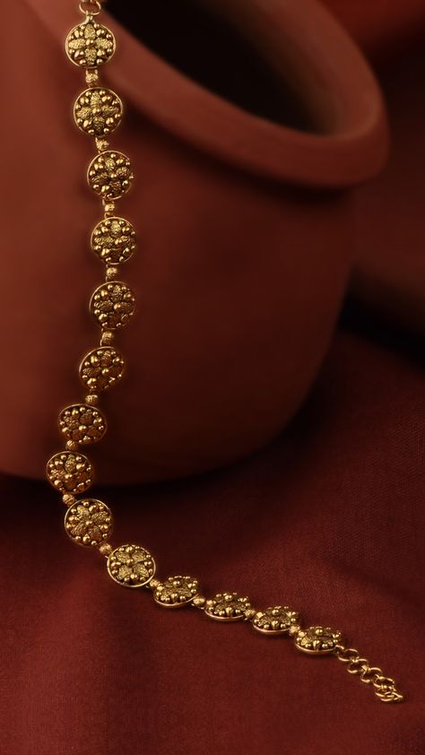 Gold Bracelet Simple Indian, Gold Kamarband Indian Bridal, Antique Bracelets Gold, Braslite For Women, Antique Gold Rings For Women, Braslet Gold Women Simple, Braslet Gold Women Fashion, Antique Gold Bracelet For Women, Bracelets Gold Simple For Women Indian