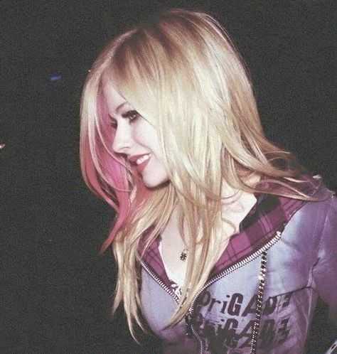 Avril Lavigne Pink Hair, Avril Lavigne Aesthetic, Chicas Punk Rock, Avril Levigne, Avril Lavingne, Avril Lavigne Style, Punk Rock Princess, The Best Damn Thing, Punk Princess