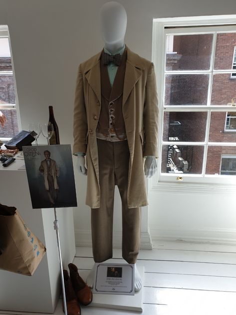 Aziraphale Costume | RPF Costume and Prop Maker Community Aziraphale Clothes, Crowley Good Omens Outfit, Aziraphale Outfit Ideas, Aziraphale Costume, Aziraphale Outfit, Aziraphale Cosplay, Cosplay Inspo, Prop Maker, Good Omens Book