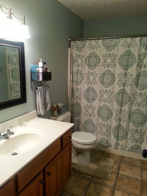 How to Update Your Bathroom for Under $50! Painted Vanity Bathroom, Bathroom On A Budget, Update Cabinets, Things To Keep In Mind, Home Fix, Budget Bathroom, Small Bathroom Decor, Updating House, Chic Home Decor