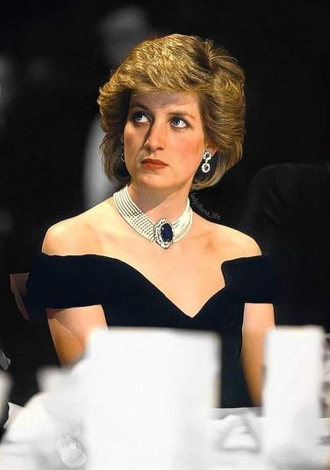 Prenses Diana Wallpaper, Lady Diana Aesthetic, Lady Diana Style, Pictures Of Princess Diana, Princess Diana Daughter, Queen Diana, Princess Diana Dresses, Princess Diana Fashion, Princess Diana Family