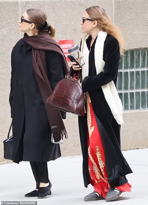 Mary Kate Olsen Style, Ashley Olsen Style, Ashley Mary Kate Olsen, Olsen Fashion, Olsen Twins Style, Kate Olsen, Mary Kate Ashley, Olsen Twins, Mary Kate Olsen