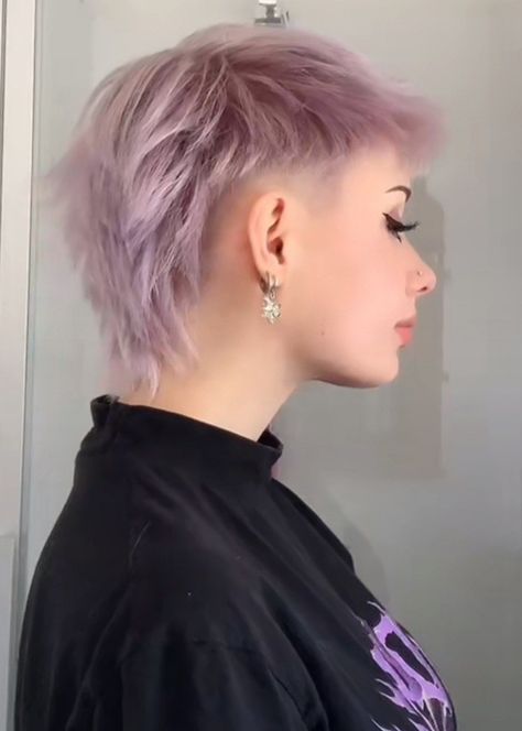 Female Mullet With Undercut, Lesbian Mullet Haircut Short, Pixie Mullet Undercut, Short Mullet Shaved Sides Woman, Shaves Haircuts Women, Shaved Mullet Short Hair, Hair Styles For Shaved Sides, Short Haircut With Shaved Sides, Very Short Mullet Straight Hair