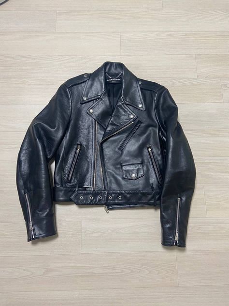 Balenciaga 48 Balenciaga 2016 cropped leather jacket | Grailed Balenciaga Leather Jacket, Balenciaga Leather, Cropped Leather Jacket, Balenciaga Mens, Men's Outerwear, Mens Outerwear, Leather Jackets, Balenciaga, Leather Jacket