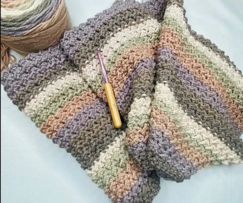 Hdc Crochet, Slip Stitches, Crochet Patterns Free Beginner, Half Double Crochet Stitch, Easy Crochet Stitches, Crochet Quilt, Fun Crochet, Crochet Patterns Free Blanket, Crochet Videos Tutorials