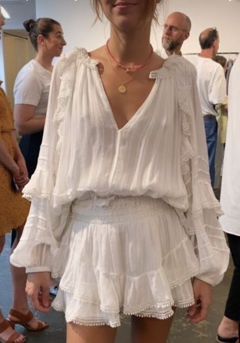 Boho Chic Outfits Winter, Gigi Hadid Bella Hadid, Chanel Fashion Week, Rock Chic Style, Isabel Marant Style, Fashion Week Milan, Week Outfits, Coco Chanel Fashion, Summer Boat