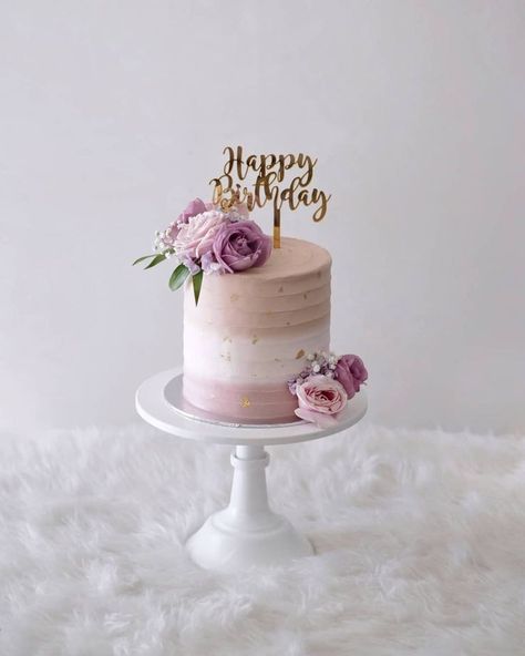 Birthday Cakes For Women With Flowers, 3 Layer Flower Cake, Buttercream Cake With Fresh Flowers, Flower Cakes Birthday For Women, Birthday Cake Older Woman, 39 Birthday Cake For Women, Fresh Rose Cake, Birthday Cake Fresh Flowers, Fresh Flower Cake Design