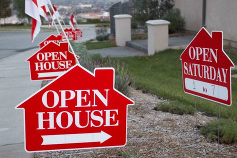 Staged Furniture, Open House Checklist, Realtor Tips, Crazy Home, Open House Real Estate, Open House Signs, Home Still, House Signs, Sell Your House Fast