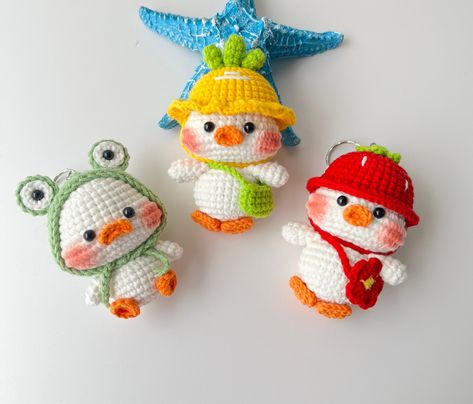 📍 About the crochet duck keychain: it is a finished product. Crochet Cute Duck Keychain, Duck Wear Hat Keychain, Duck gifts, Crochet Animal, Cute keychain, Crochet Keychain, Cute Gift, Fun Keyring. - The duck keyring are created by crochet technique, completely from cotton yarn and made to order. -  Size: 9-10 cm - Hat style: mint, green, pink, purple, yellow, strawberry, watermelon, sunflower. - These cute duck key chains are perfect accessories for your keys or bag. 📍  You buy this for yours Duck Keychain Crochet, Cute Animal Keychains, Fruit Animals Crochet, Crochet Duck Keychain, Crochet Keychain Cute, Animal Keychain, Key Chains Crochet, Cute Keychain Crochet, Duck Crochet