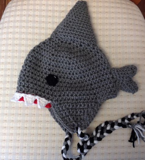 shark Shark Beanie Crochet, Shark Crochet Hat, Masc Crochet, Crochet Shark Hat, Shark Beanie, Crochet Cardigan Tutorial, Crochet Shark, Shark Hat, Yarn Organization