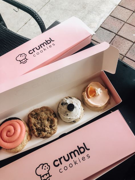 Aesthetic Crumbl Cookies, Cookies Aesthetic Packaging, Crumbl Cookies Aesthetic, Bake Sale Packaging, Crumble Cookies, Skincare Accessories, Cookies Branding, Crumbl Cookies, Bakery Branding