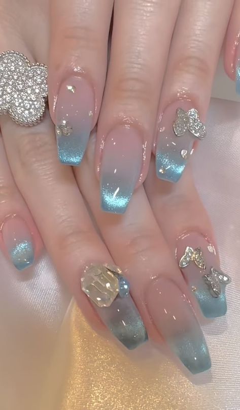 15 Best Beach Themed Nails Ideas For a Stylish Summer Look | Beach Nails Aesthetic Blue Cateye Nails, Beach Themed Nails, Beach Nail Designs, Beachy Nails, Korean Nail Art, Korean Nails, Smink Inspiration, Pretty Gel Nails, Makijaż Smokey Eye