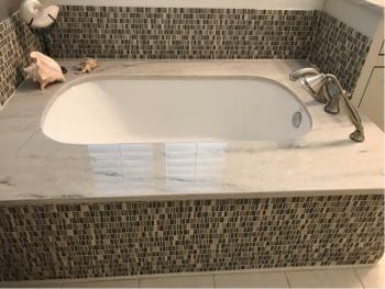 Under Mount Tub, Undermount Bathtub, Bathroom Tub Shower Combo, Bathroom Tub Shower, Bathtub Design, Bathroom Tub, Tub Shower Combo, Bathroom Remodel Master, Soaking Tub