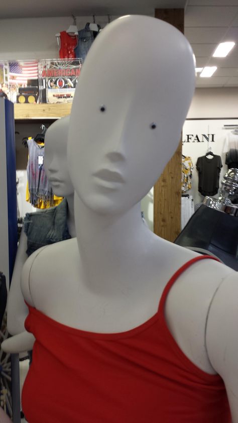 This mannequin has googly eyes Mannequin Poses, Cursed Memes, Something Scary, Irrational Fear, Googly Eyes, Heart Rate, How To Become, Memes, Funny