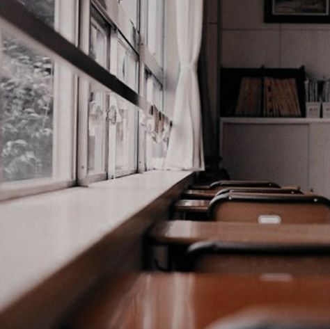 Classroom Interior, Everything Has Change, Highschool Aesthetic, House Room, Character Aesthetic, Pretty Little Liars, Quote Aesthetic, Book Aesthetic, Aesthetic Pictures