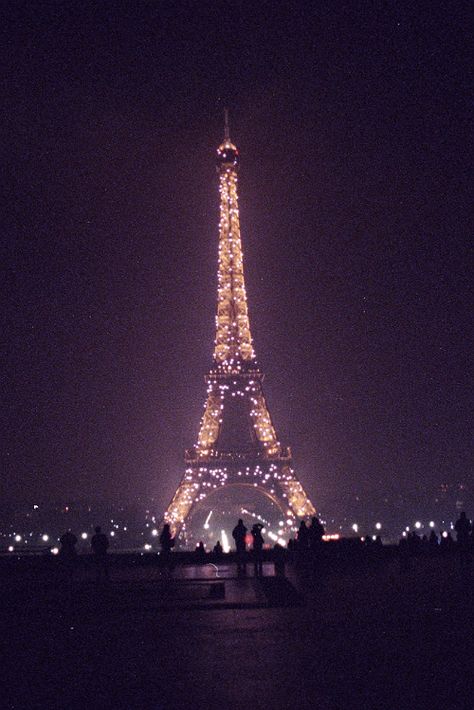 . Parisian Life, Tumblr Image, I Love Paris, I Want To Travel, Dream City, The Eiffel Tower, Pretty Places, City Lights, Vacation Spots