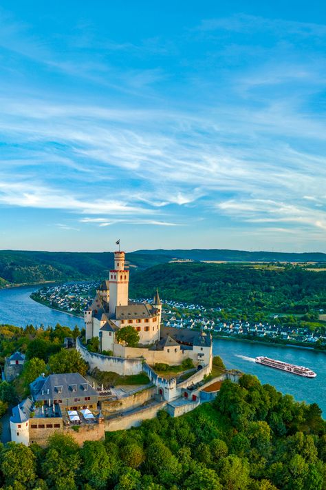 Marksburg Castle. Most original intact castle in Germany because it was never conquered. As the German say, "Not even the Americans could capture it." Rhine Valley Germany, Marksburg Castle, Castles In Germany, Castle In Germany, South Germany, Rhine River Cruise, Viking Cruises, Rhineland Palatinate, Southern Germany