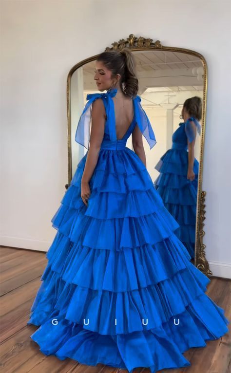 Quinceañera Ideas, Classic Prom Dress, Simple Prom Dress Long, Flowy Maxi Skirts, Satin Homecoming Dress, Strapless Prom Dresses, Simple Prom Dress, Bohemian Vibes, Style Guru