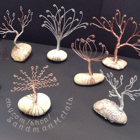 Sculptures Sur Fil, Sculpture Wire, Wire Projects, Art Fil, Copper Wire Art, Tiny Fairy, Wire Art Sculpture, Tree Garden, Wire Tree Sculpture