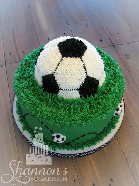 Football Cupcake Cakes, Soccer Ball Cake, Birthday Cupcakes Boy, Soccer Birthday Cakes, Soccer Cake, Sport Cakes, Football Cake, Soccer Birthday, Birthday Desserts