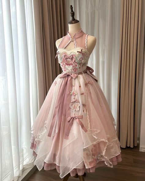 🎀🎀Plus size friendly Qi Lolita dress with pink peach blossom print. 💘💘Full set includes a dress, a bowknot train, bead chains on waist, a flower hairclip, a flower necklace and a pair of sleeves. 🥳🥳Price: $155.00 🛒🛒Search 'GCS-L-019' on devilinspired.com #devilinspired #qilolita #cheongsam #cheongsamdress #lolitacoord #eglcommunity #lolitafasion Devil Inspired, Steampunk Fashion Female, Steampunk Fashion Male, Gothic Skirts, Chain Dress, Blossom Print, Peach Blossom, Peach Blossoms, Outfits With Hats