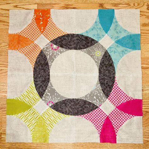 Stephanie Lockhart on Instagram: “#modablockheads3 finished 4 blocks, love this block pattern, embrace the curves! Thank you @zenchicmoda for the awesome Walking in Circles…” Walking In Circles Quilt Pattern, Circles Quilt, Quilt Wedding, Friendship Circle, Circle Quilt Patterns, Stitch Crafts, Moda Blockheads, Curved Piecing, Blue Wren