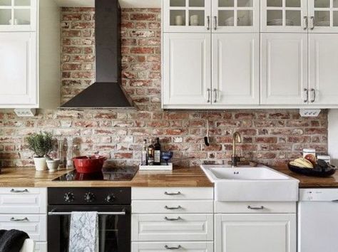 Brick Wall Unifies Elements Red Brick Kitchen, Exposed Brick Kitchen, Brick Kitchen Backsplash, Brick Backsplash Kitchen, Kabinet Dapur, Brick Kitchen, Brick Backsplash, Kitchen Decor Apartment, Casa Vintage