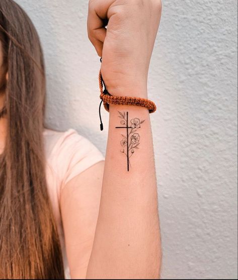 Tatoos Forearm Woman, Jesus Tatoos Ideas, Wrist Cross Tattoos For Women, Forearm Cross Tattoos For Women, Jesus Tattoos For Women, Small Cross Tattoos For Women, Christian Sleeve Tattoos For Women, Jesus Tattoo For Women, Christian Tats